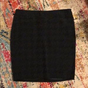 NWOT Black Houndstooth Textured Skirt